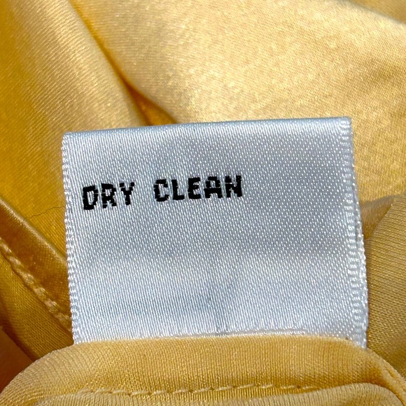 TALBOTS s10 Vintage 💯silk charmeuse peplum top. Looks new! Side zip Soft yellow - Picture 5 of 5